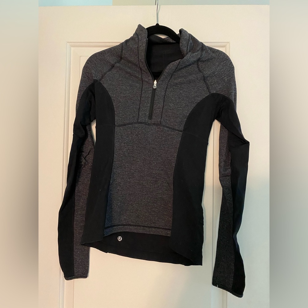 Lululemon Athletica Running Define Jacket // Size 6 // black & grey